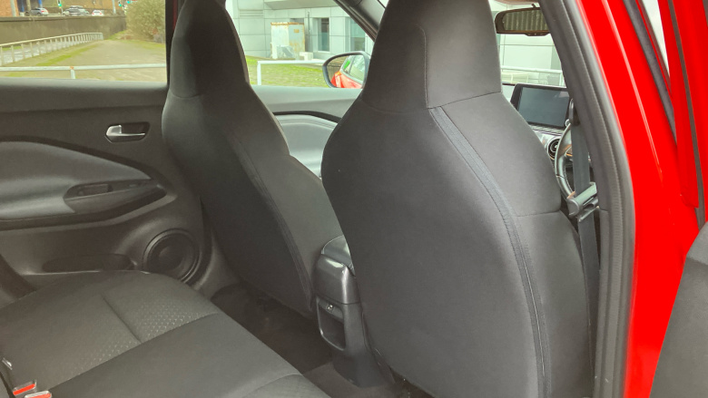 Nissan Juke 1.0 DiG-T 114 N-Connecta 5dr Petrol Hatchback